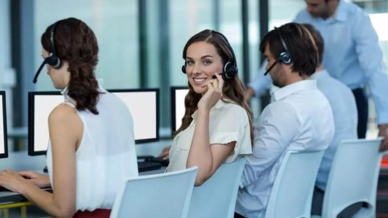 Reduza seu time interno de vendas e contrate uma empresa de terceirização de vendas.