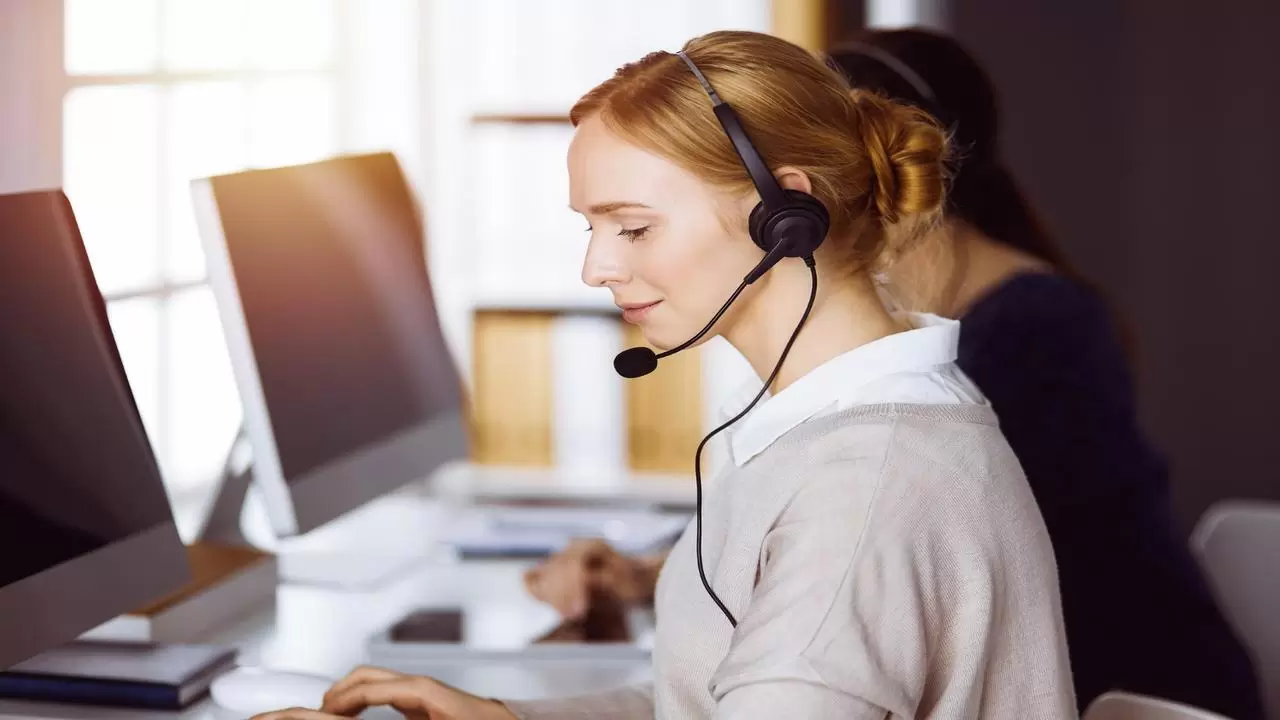 Vantagens e Desafios de uma Empresa de Vendas Terceirizada Vantagens e Desafios de uma Empresa de Vendas Terceirizada